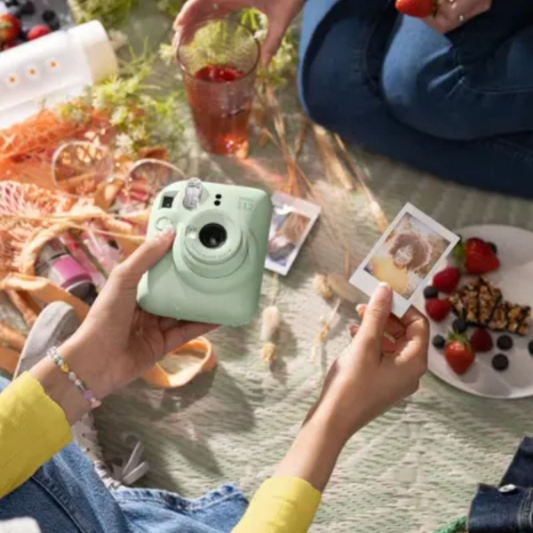 Câmera instantânea Fujifilm Instax Mini 12 - Verde